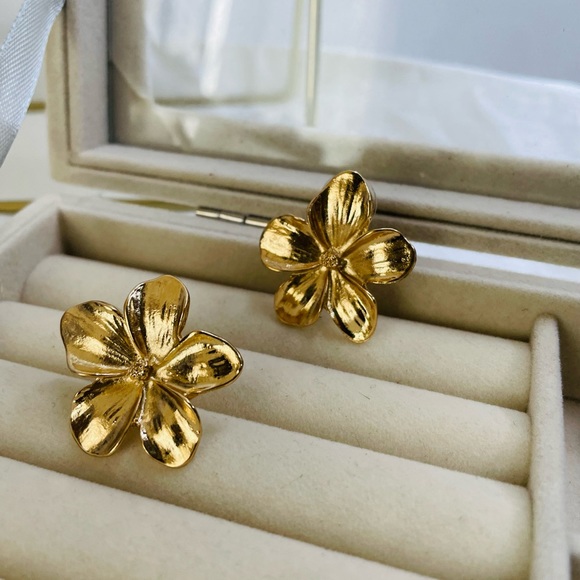 Gilded Blossoms Golden Flower Earrings For Glamorous Style from NYC - Picture 5 of 5